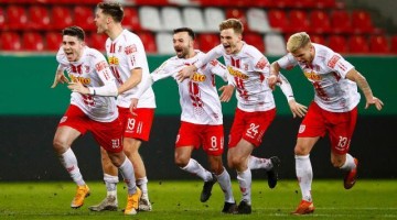 华体会体育-场上即将进入“卡塔尔时间”，场下跟图赫尔抢中卫