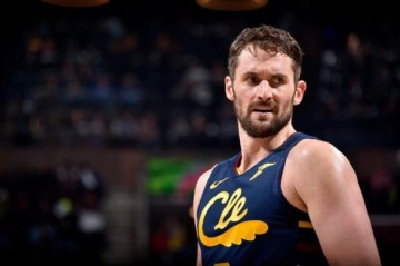 华体会体育-拉夫再度赛中情绪失控 他应该学格里芬买断离队？